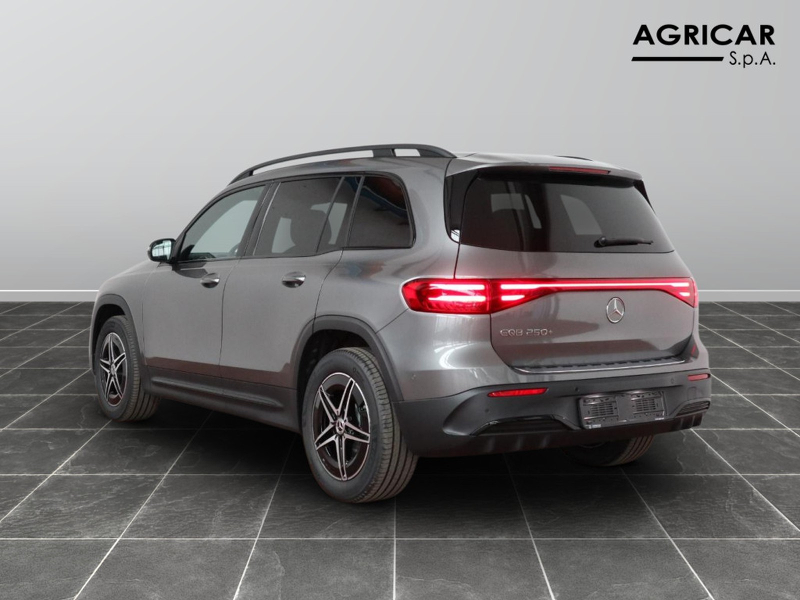 5 - Mercedes EQB 250+ amg line advanced