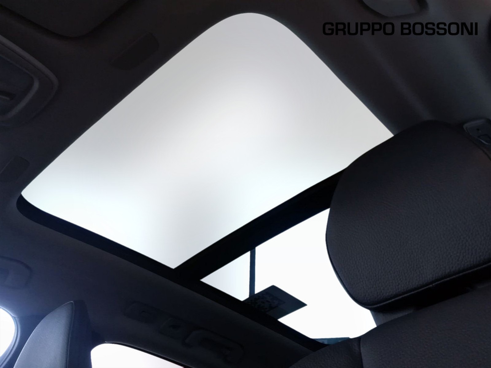 22 - Volvo XC60 2.0 t6 plug-in hybrid plus dark awd automatico