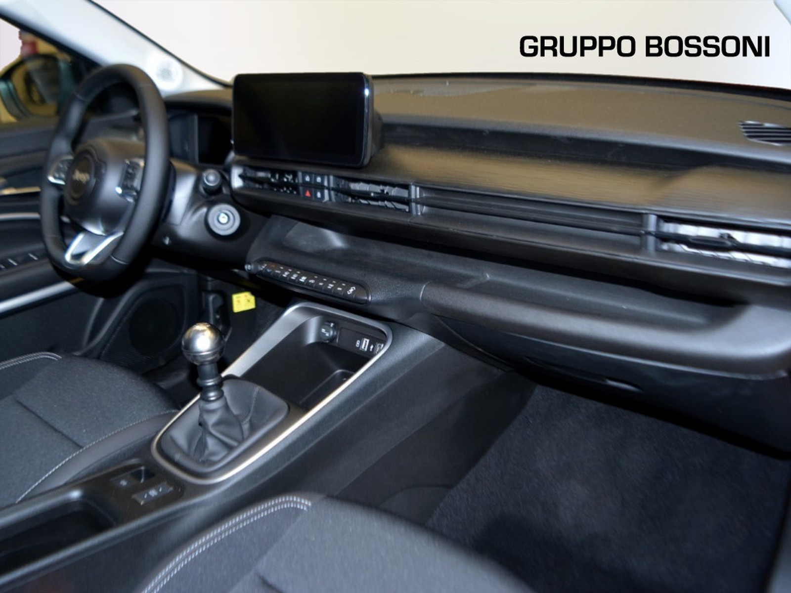 8 - Jeep Avenger 1.2 turbo 100cv altitude fwd