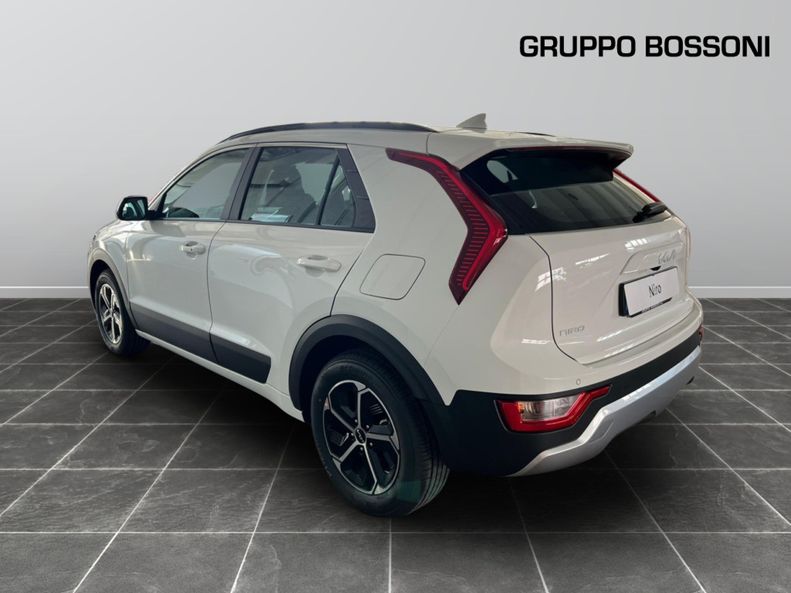 6 - Kia Niro 1.6 gdi hybrid 129cv business dct6