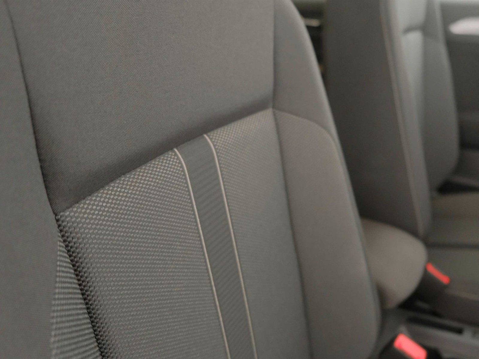 30 - Volkswagen T-Roc 1.5 tsi act edition plus dsg