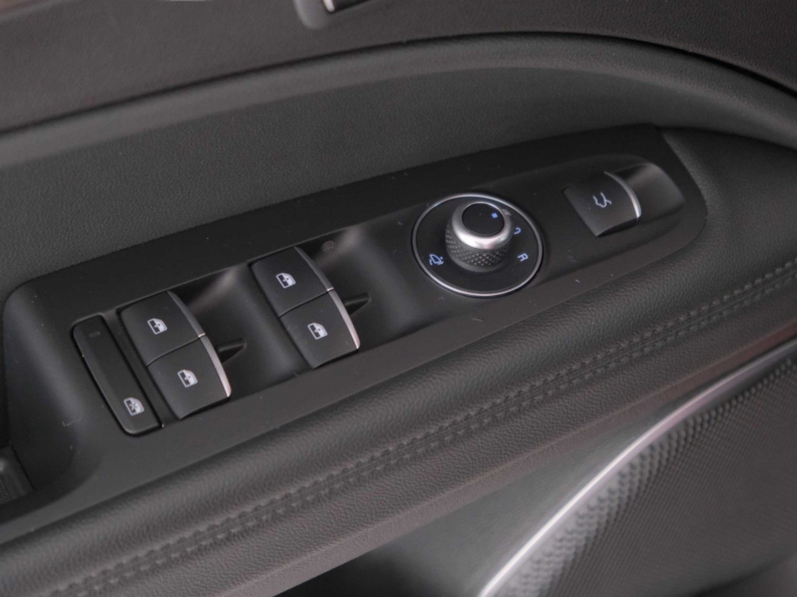 27 - Alfa Romeo Stelvio 2.2 turbo 210cv veloce ti q4 at8