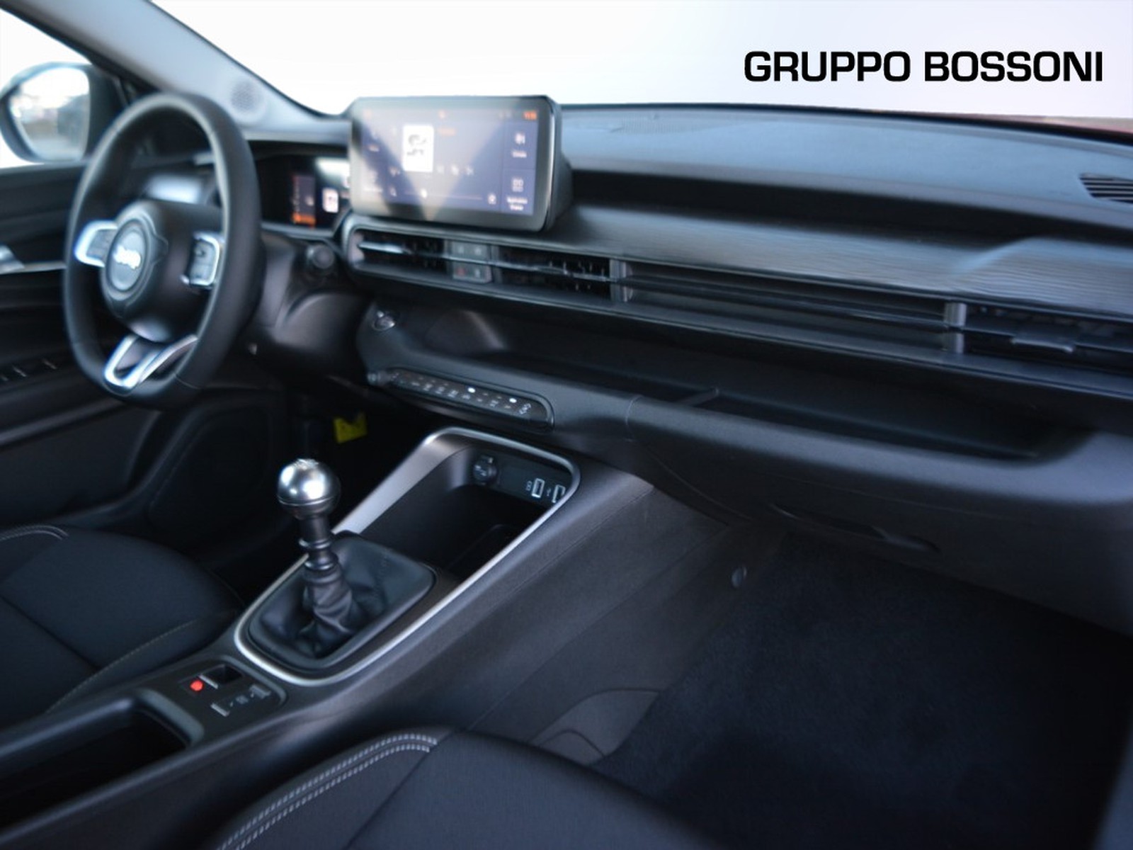 8 - Jeep Avenger 1.2 turbo 100cv altitude fwd