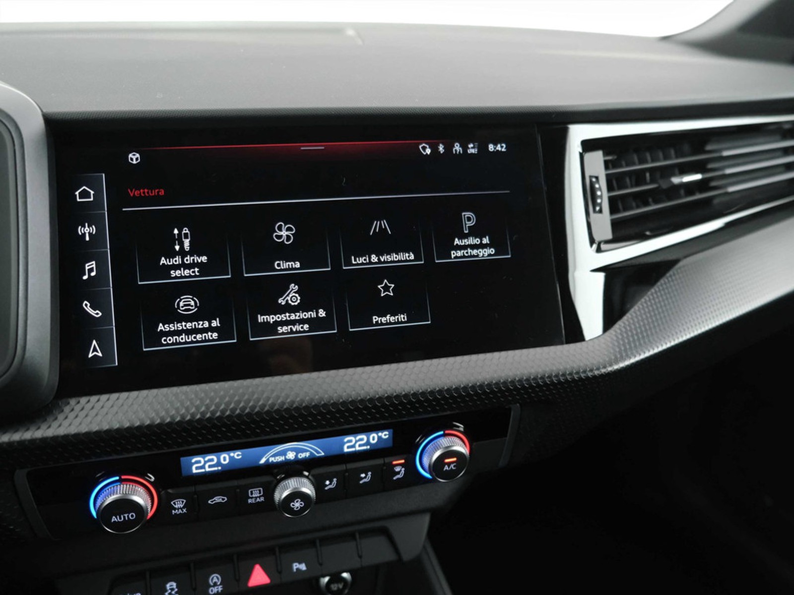 14 - Audi A1 allstreet 30 1.0 tfsi 116cv business s tronic