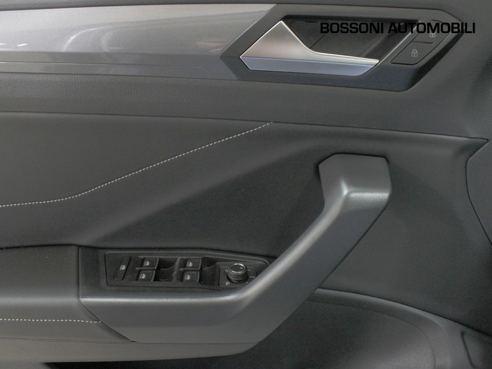 17 - Volkswagen T-Roc 1.5 tsi act style dsg