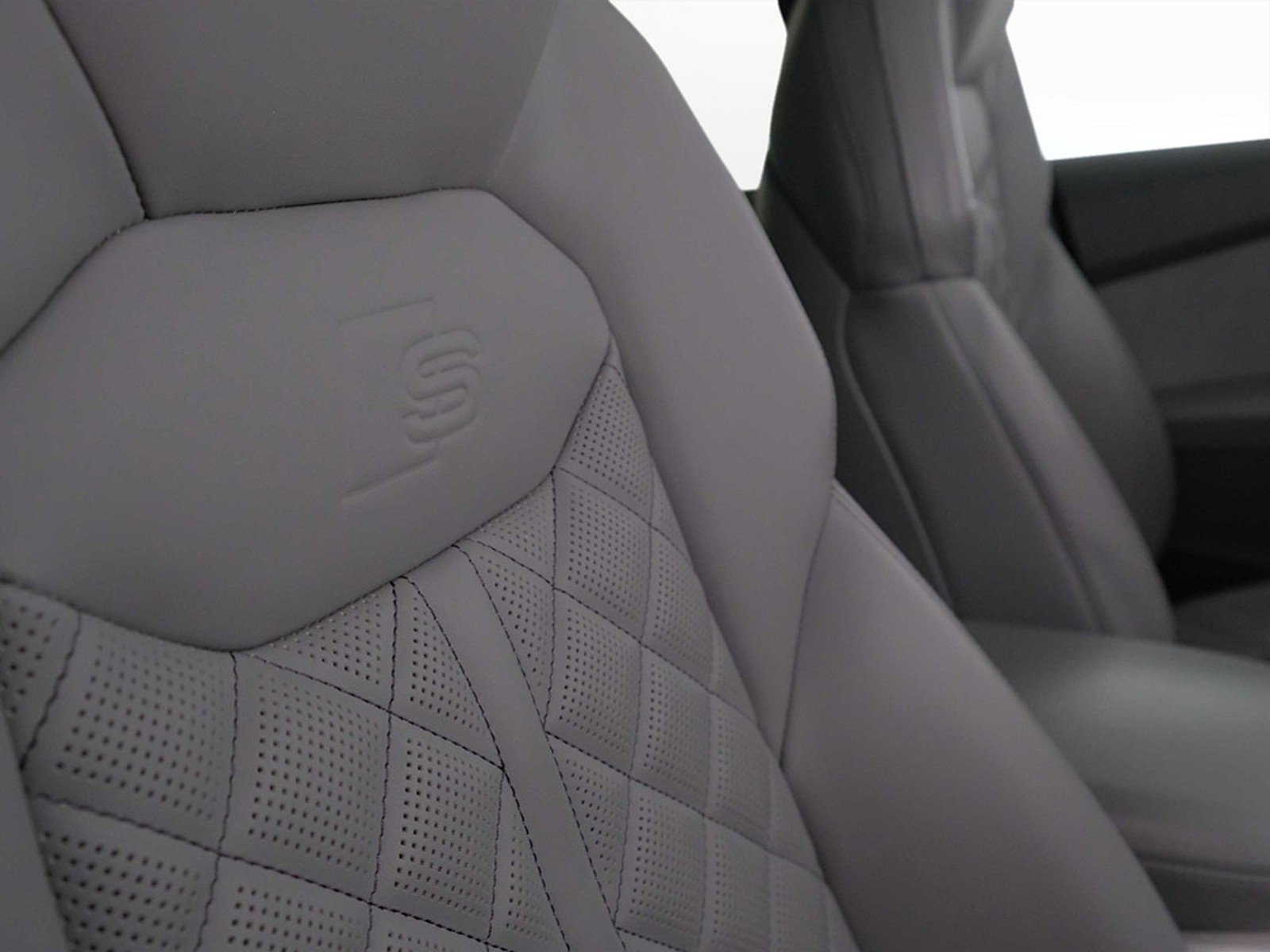 34 - Audi Q8 55 3.0 v6 tfsi e sport quattro tiptronic