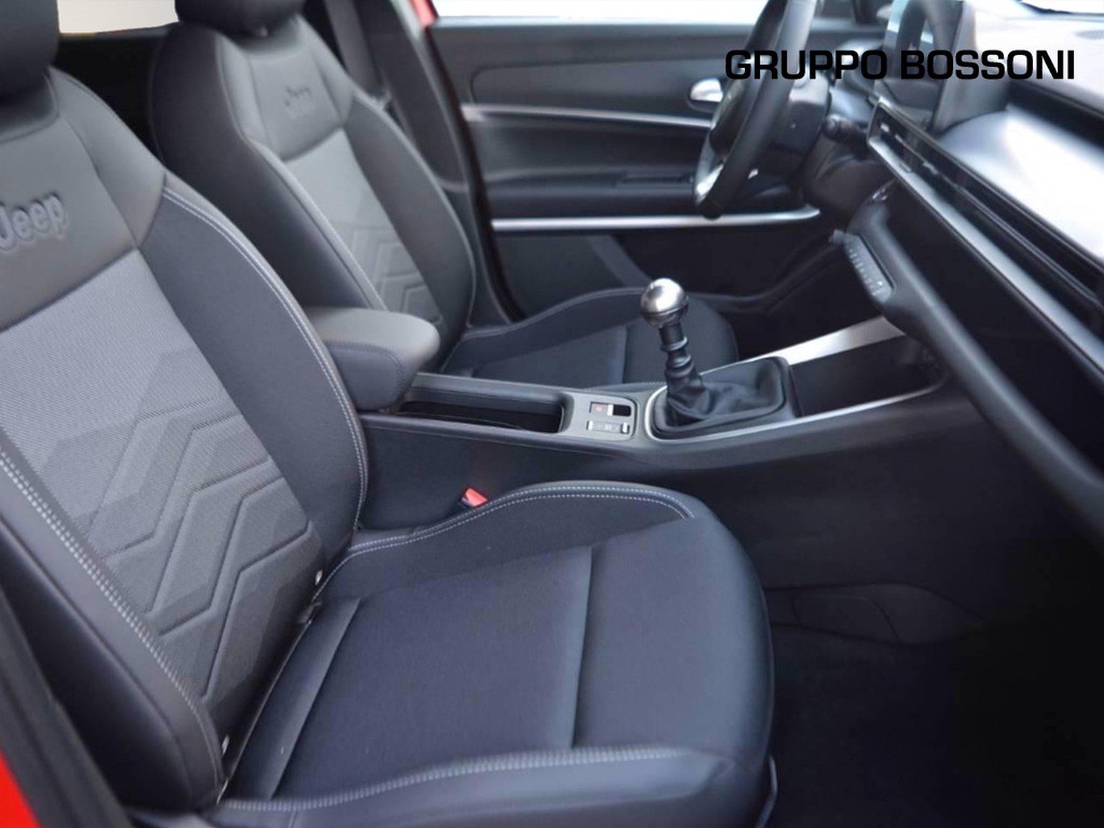 5 - Jeep Avenger 1.2 turbo 100cv summit fwd