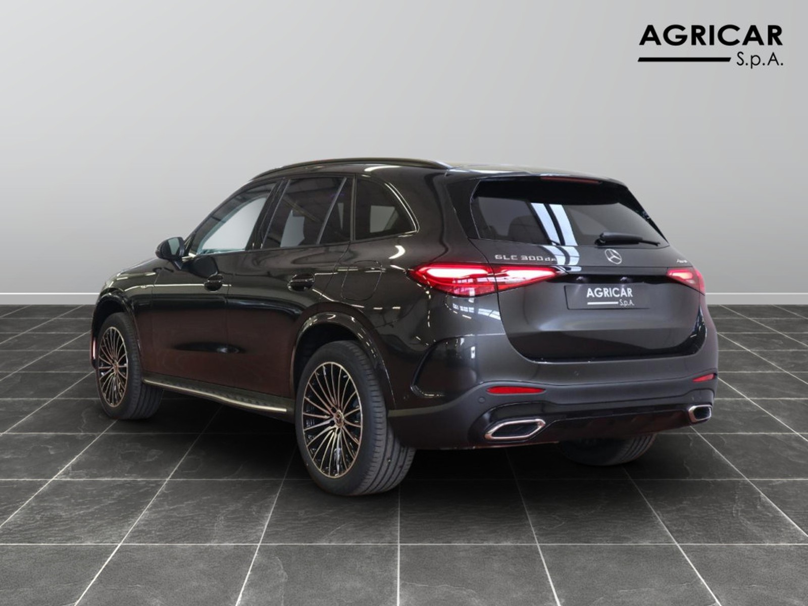 5 - Mercedes GLC suv 300 de plug in hybrid amg line advanced 4matic 9g-tronic