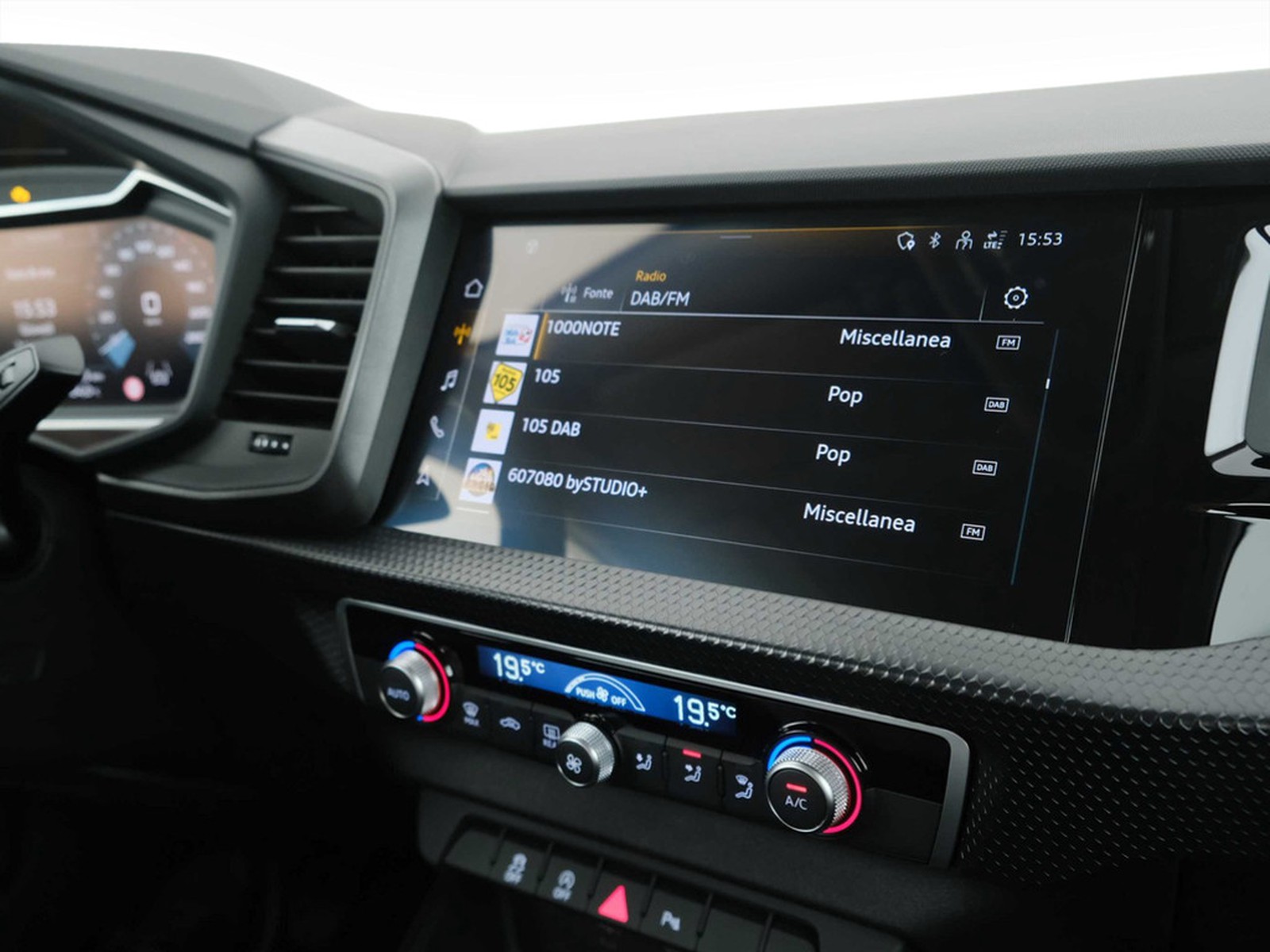 20 - Audi A1 allstreet 30 1.0 tfsi 116cv identity contrast