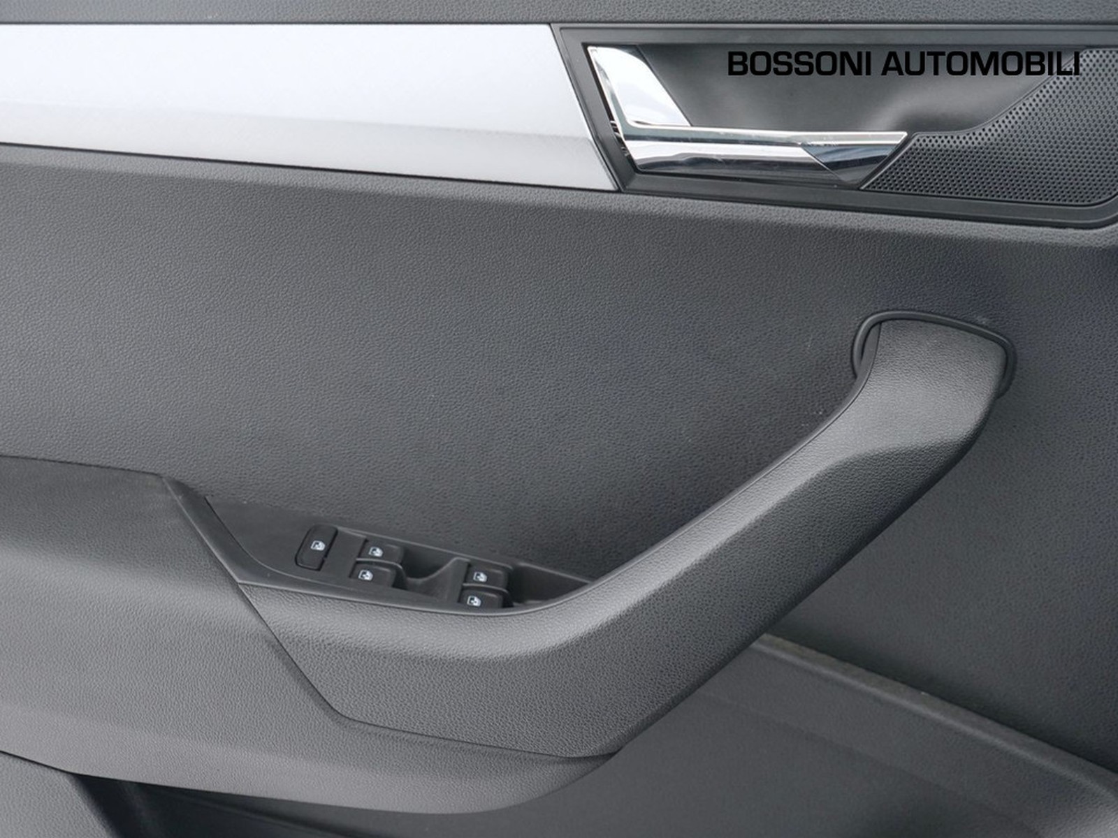 17 - Skoda Karoq 1.0 tsi act 115cv executive