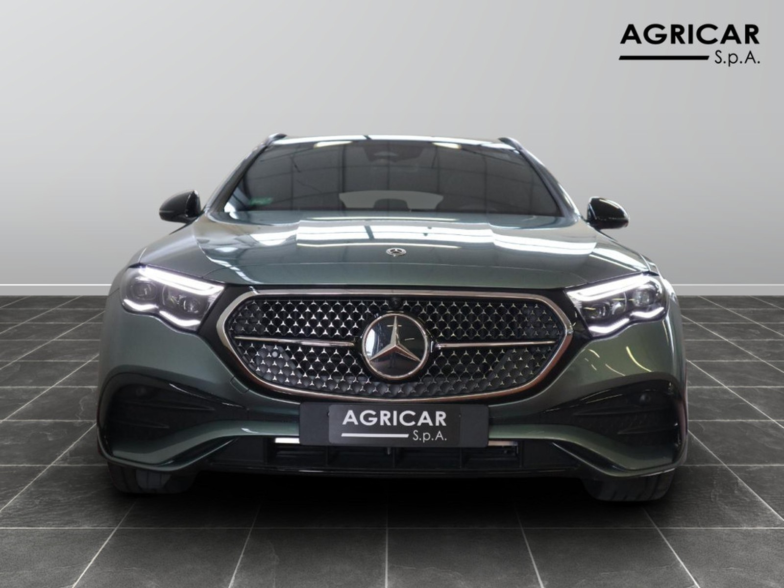 2 - Mercedes Classe E station wagon 300 de plug in hybrid amg line premium 4matic 9g-tronic