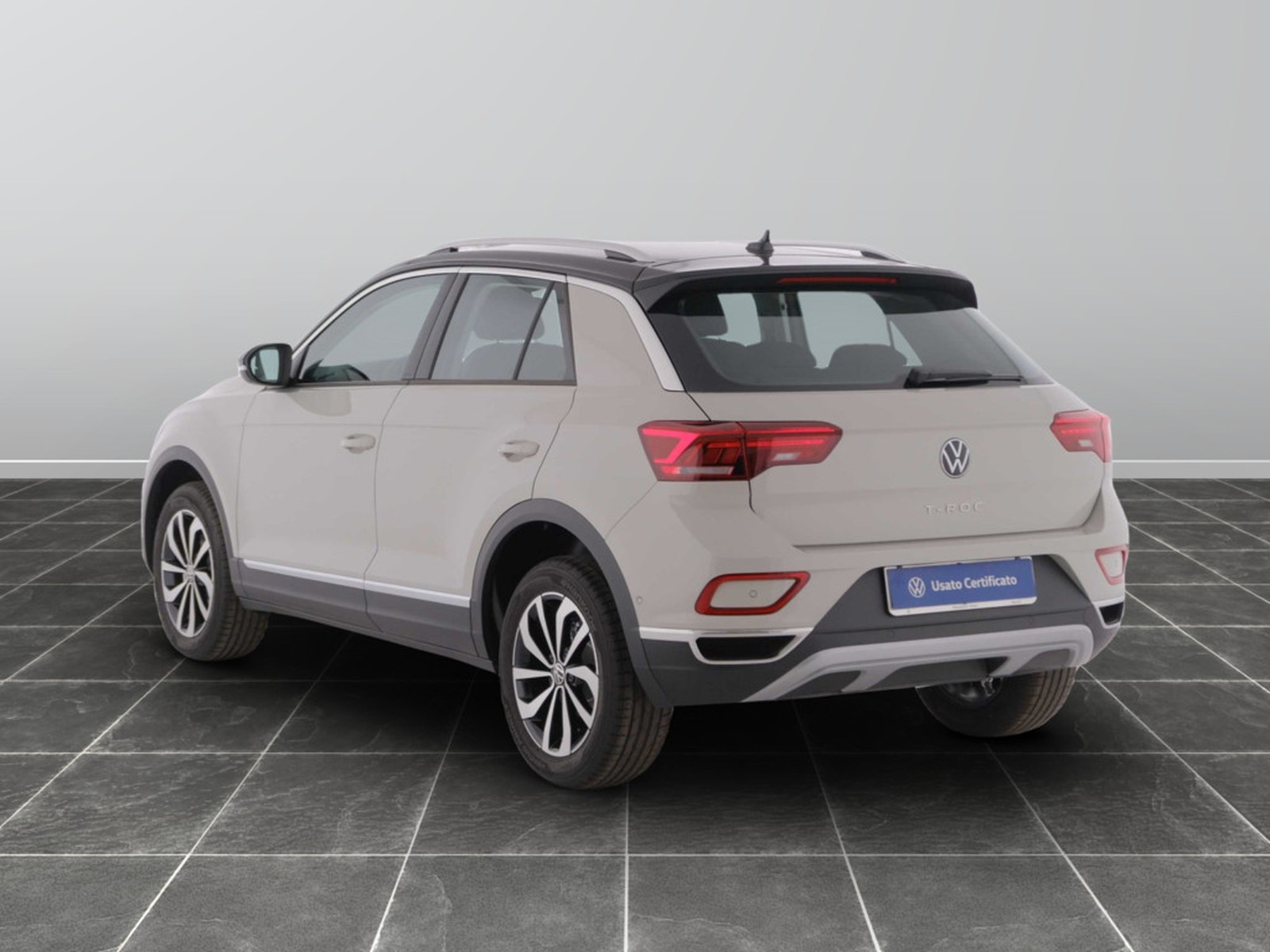 2 - Volkswagen T-Roc 1.5 tsi act style dsg