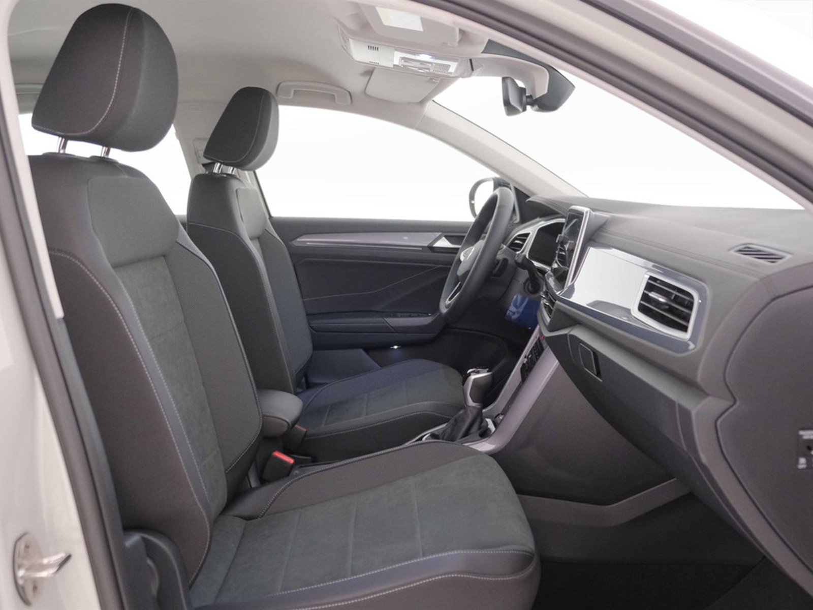 8 - Volkswagen T-Roc 1.5 tsi act style dsg