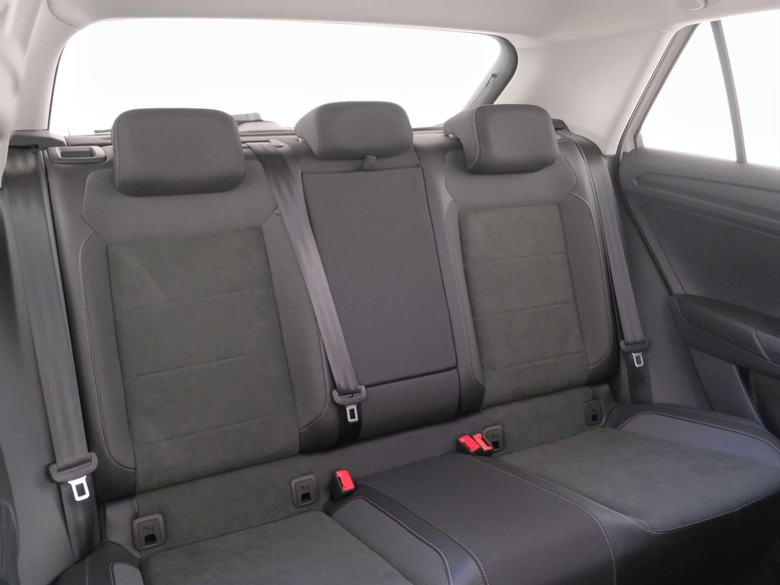 32 - Volkswagen T-Roc 1.5 tsi act style dsg