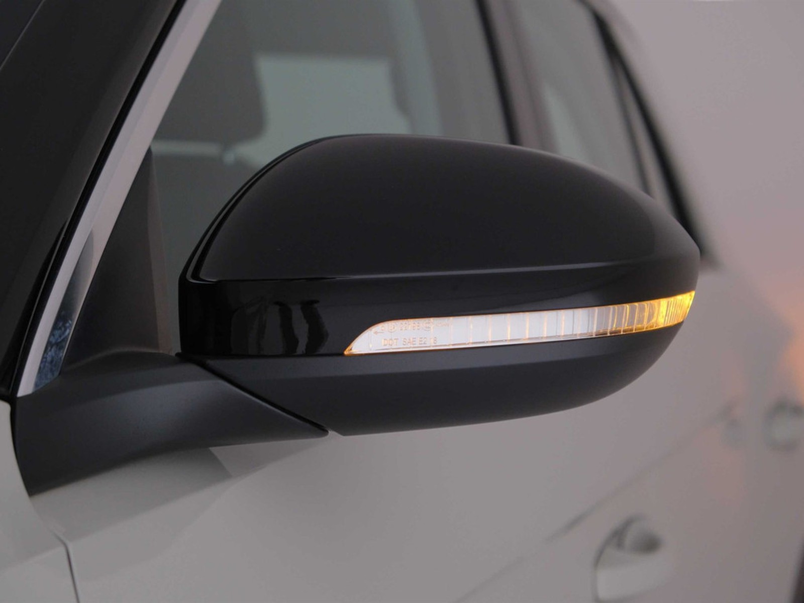 38 - Volkswagen T-Roc 1.5 tsi act style dsg