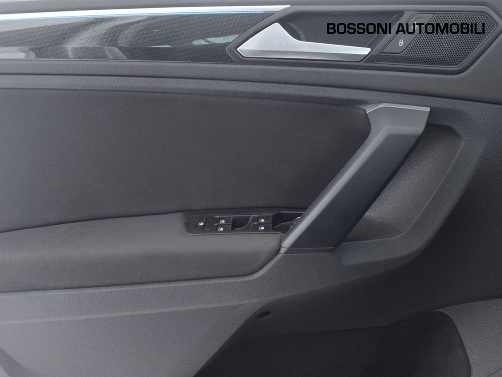 17 - Volkswagen Tiguan 2.0 tdi scr 150cv life dsg