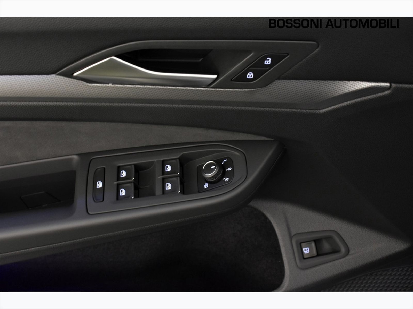 16 - Volkswagen Golf 1.5 tsi ehybrid 204cv style dsg