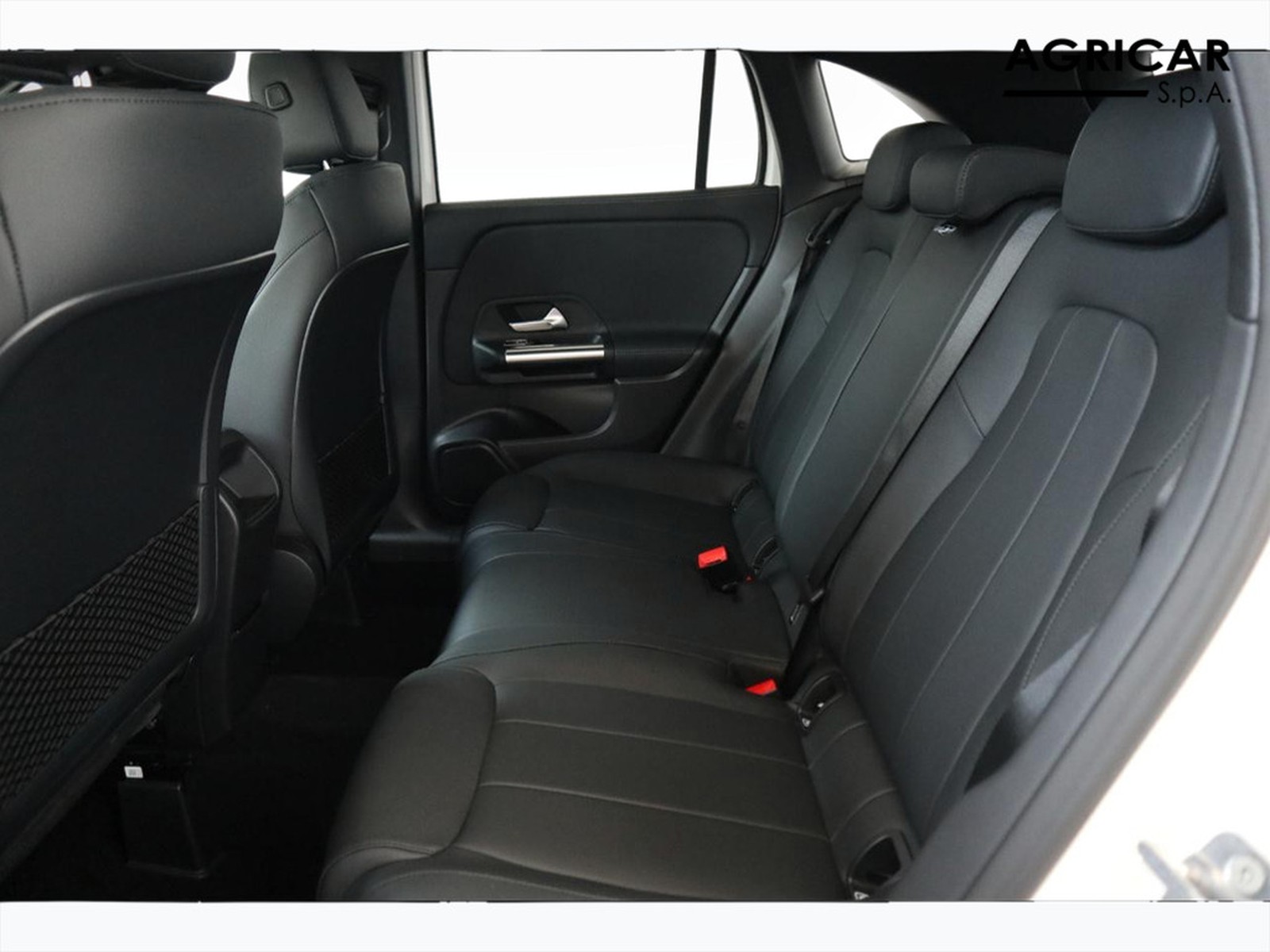 8 - Mercedes GLA 200 d progressive advanced plus 8g-dct