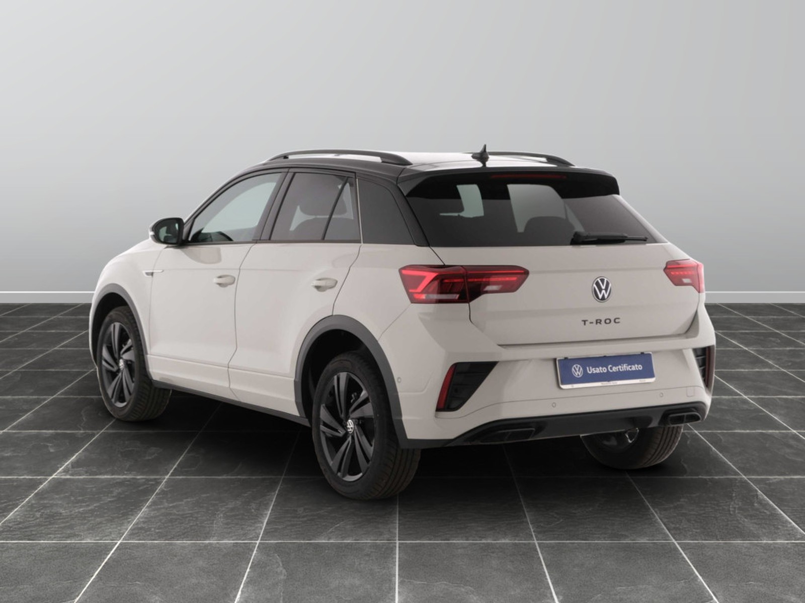 2 - Volkswagen T-Roc 1.5 tsi act r line dsg