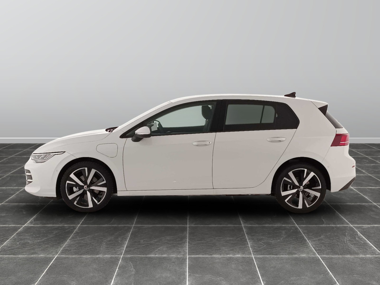 3 - Volkswagen Golf 1.5 tsi ehybrid 204cv edition plus dsg