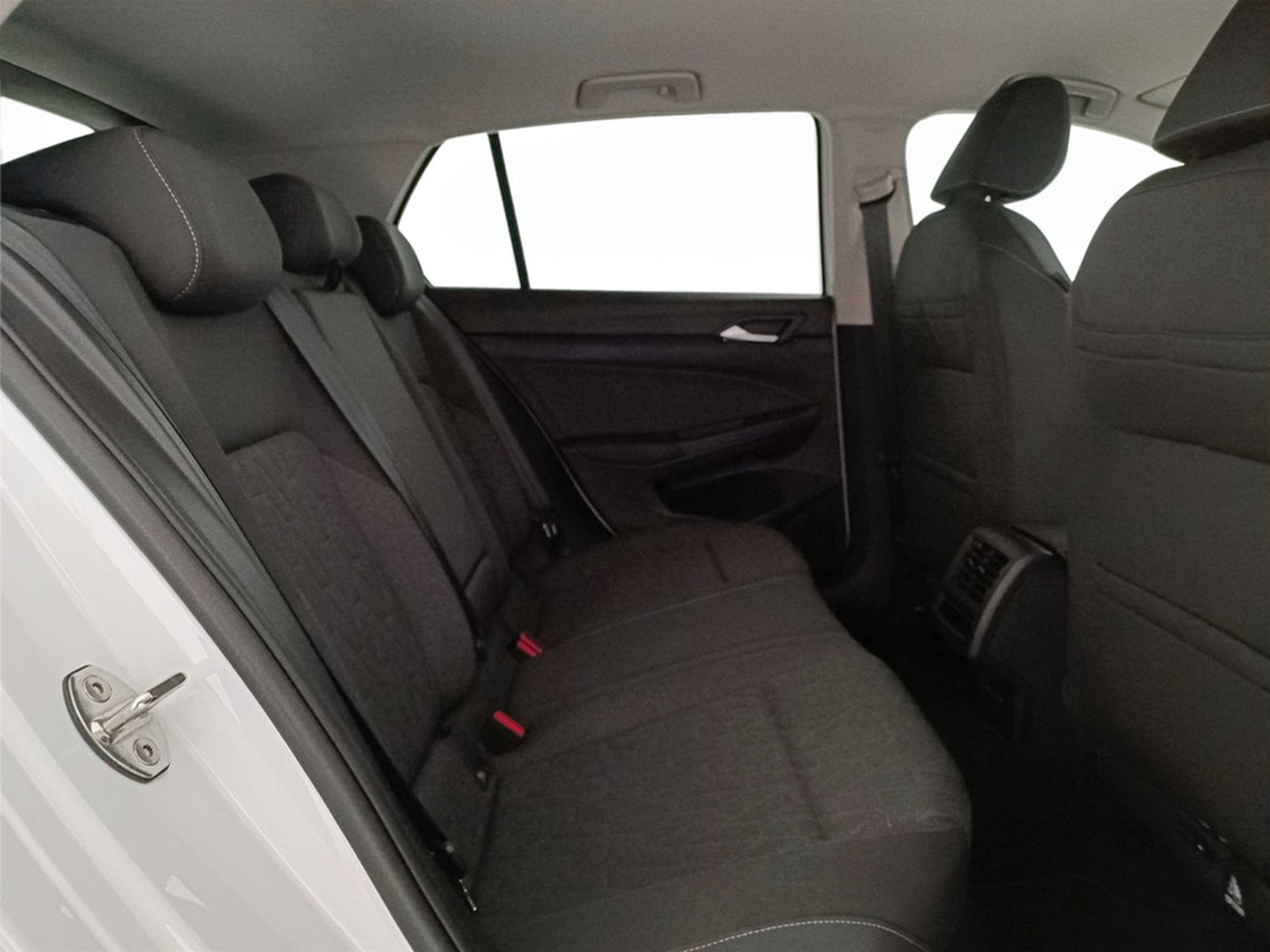 9 - Volkswagen Golf 1.5 tsi ehybrid 204cv edition plus dsg