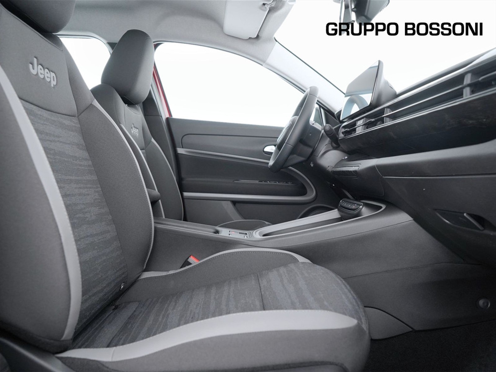 8 - Jeep Avenger full-electric longitude fwd auto