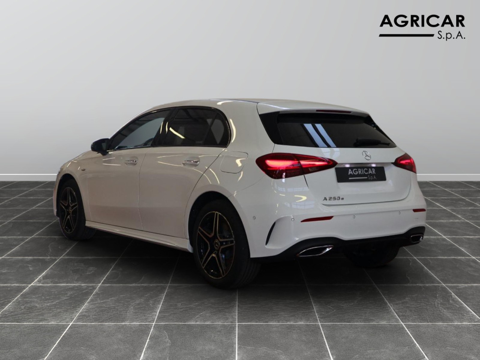 5 - Mercedes Classe A 250 e plug-in-hybrid amg line advanced plus speedshift dct amg 8g