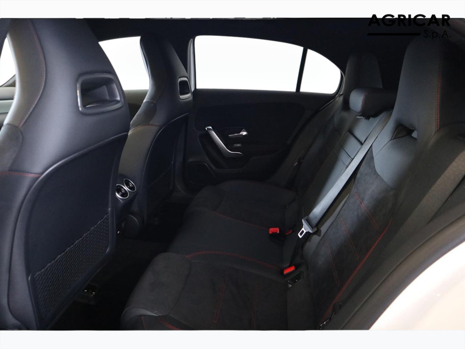 8 - Mercedes Classe A 250 e plug-in-hybrid amg line advanced plus speedshift dct amg 8g