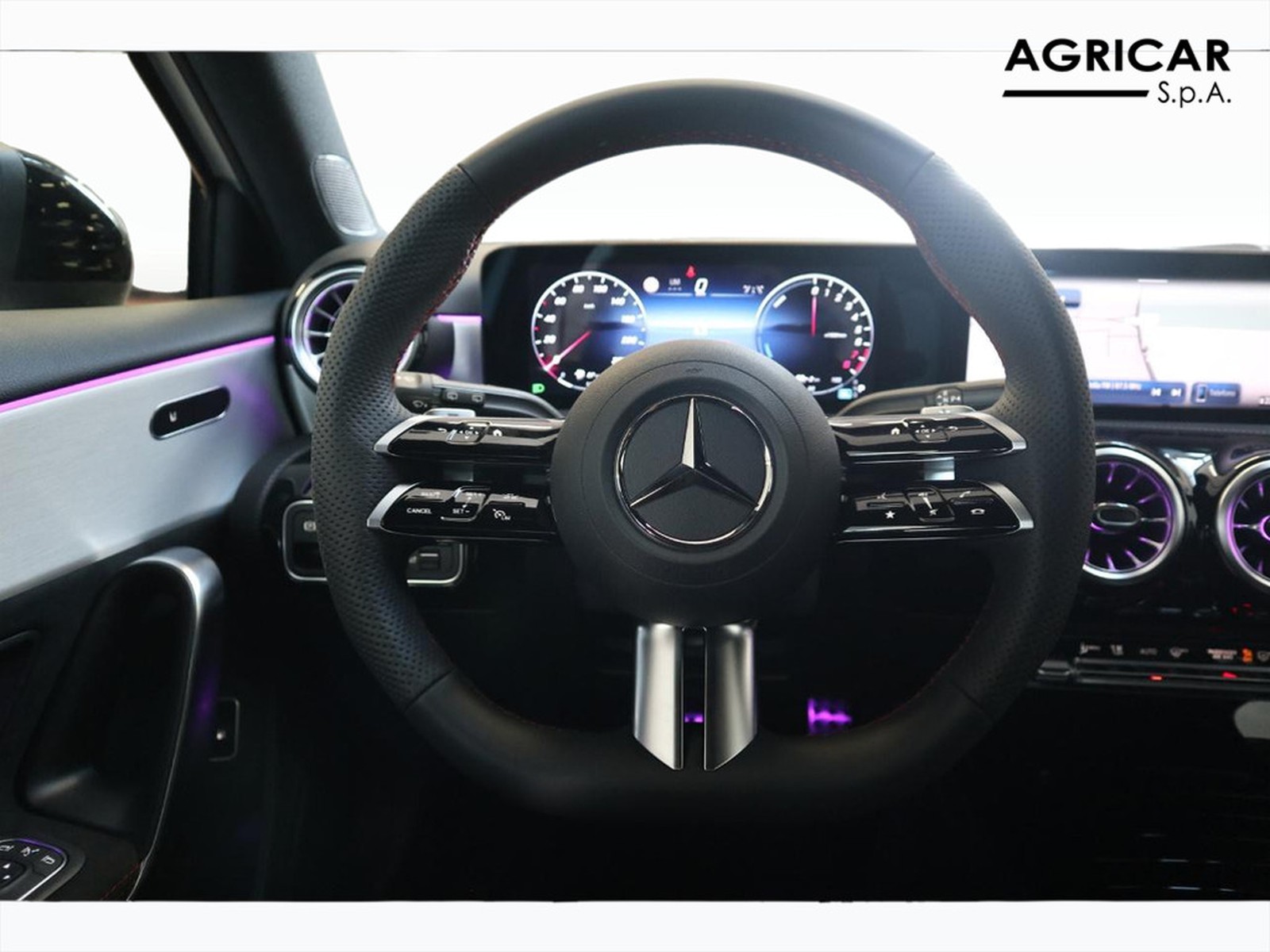 17 - Mercedes Classe A 250 e plug-in-hybrid amg line advanced plus speedshift dct amg 8g