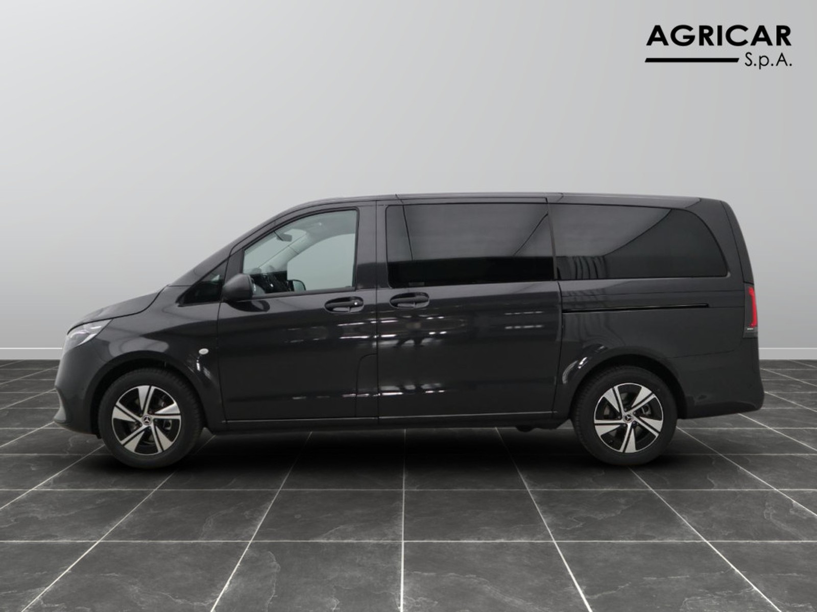 3 - Mercedes Vans Vito 116 cdi long tourer auto my20