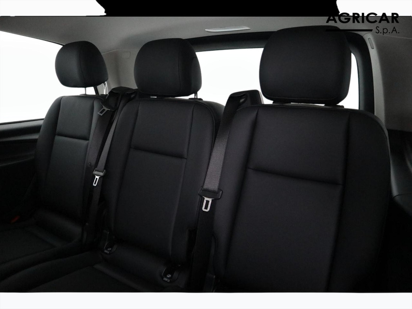 9 - Mercedes Vans Vito 116 cdi long tourer auto my20