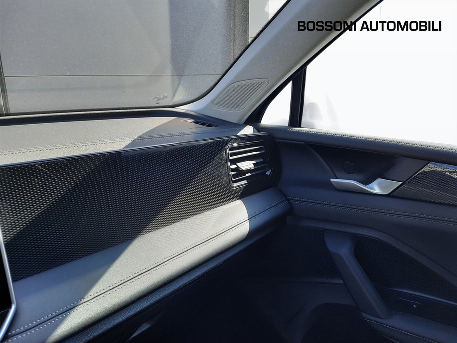 21 - Volkswagen Tiguan 2.0 tdi scr 150cv life dsg