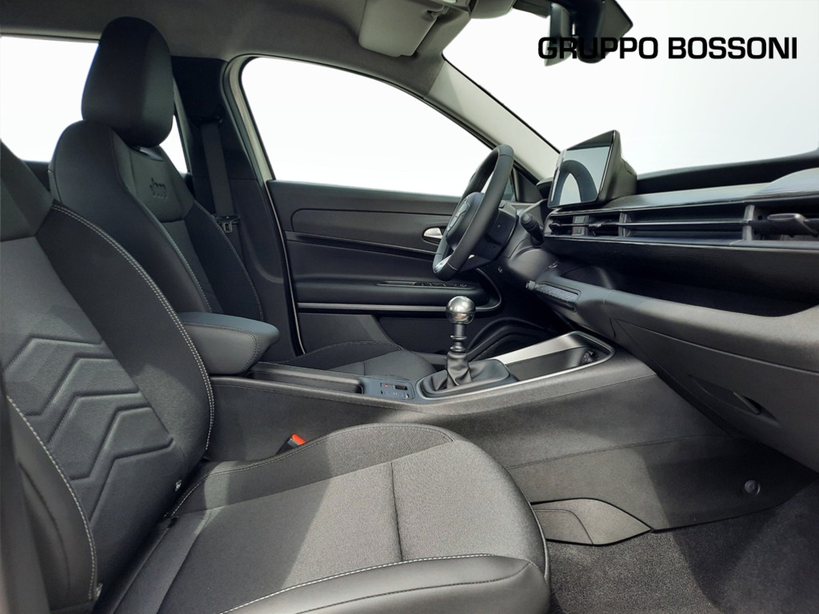 9 - Jeep Avenger 1.2 turbo 100cv altitude fwd