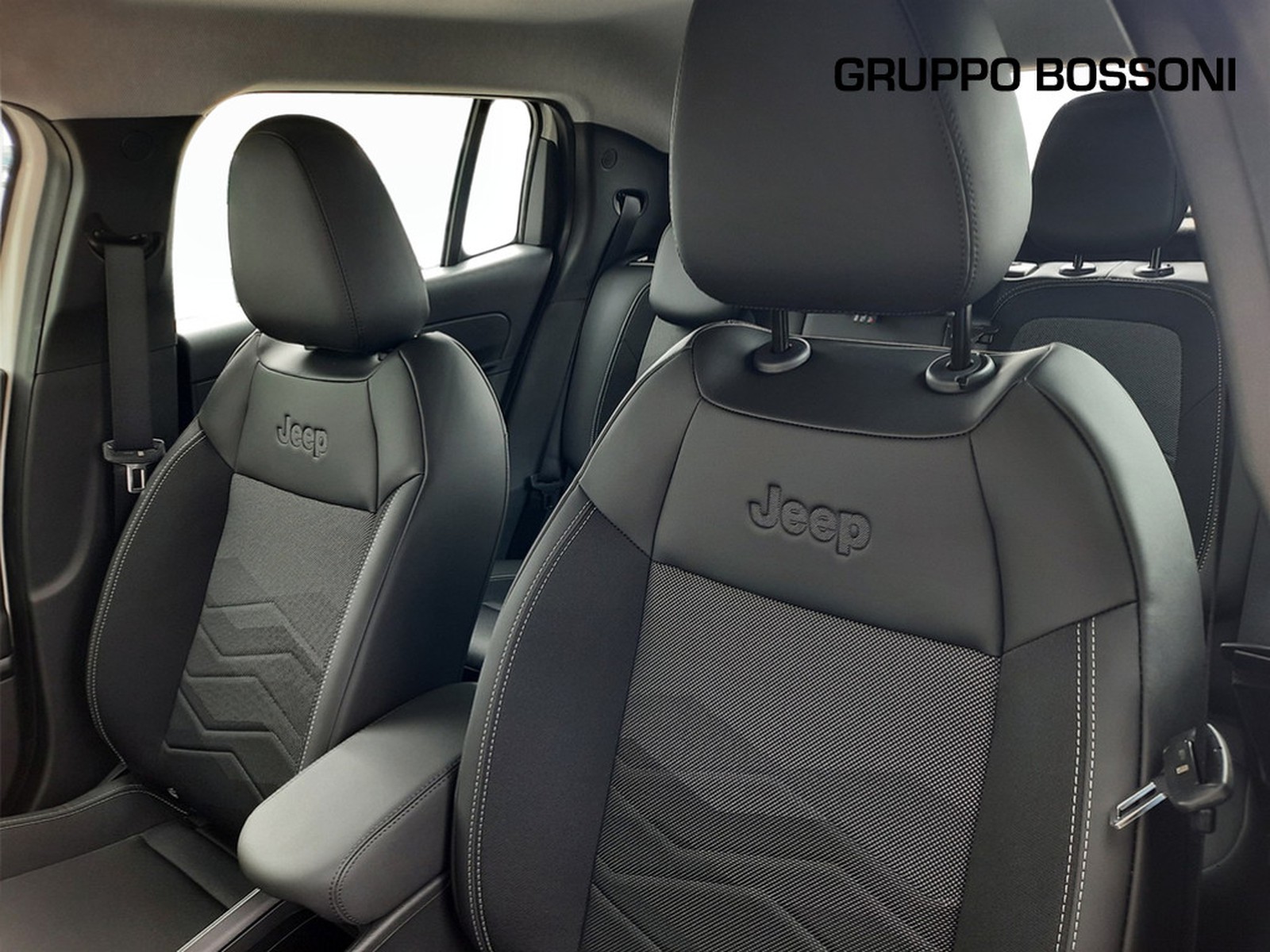 20 - Jeep Avenger 1.2 turbo 100cv altitude fwd