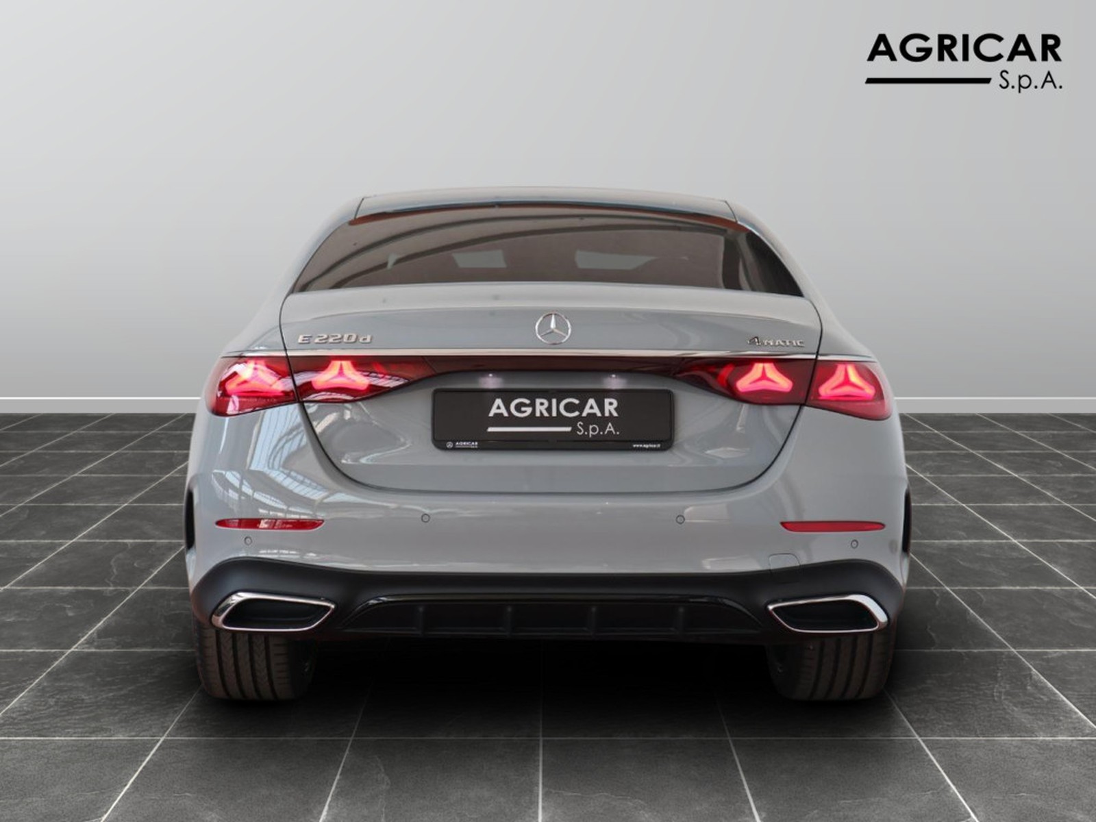 6 - Mercedes Classe E berlina 220 d amg line premium 4matic 9g-tronic