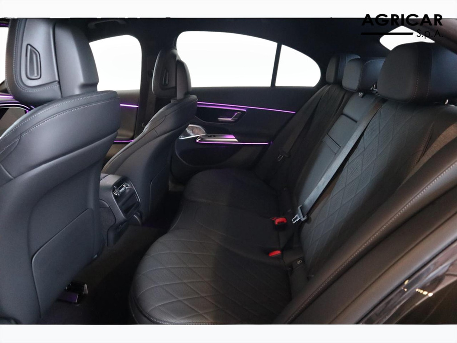 8 - Mercedes Classe E berlina 300 de plug in hybrid amg line premium 4matic 9g-tronic