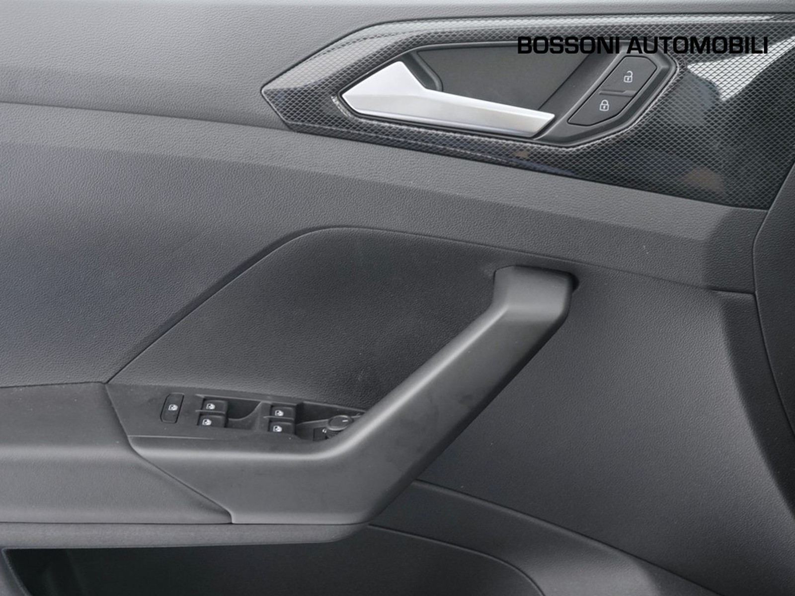 17 - Volkswagen T-Cross 1.0 tsi 115cv edition plus dsg