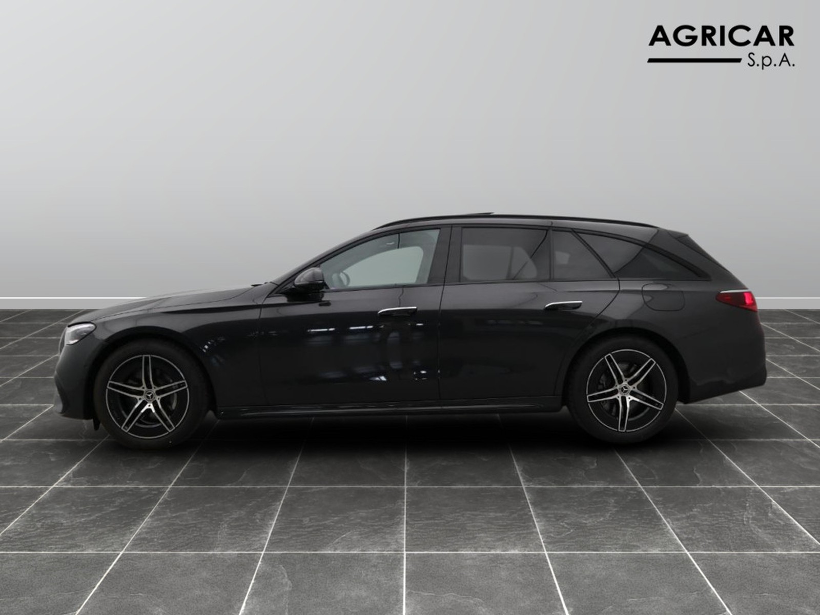 3 - Mercedes Classe E station wagon 300 de plug in hybrid amg line premium plus 4matic 9g-tronic