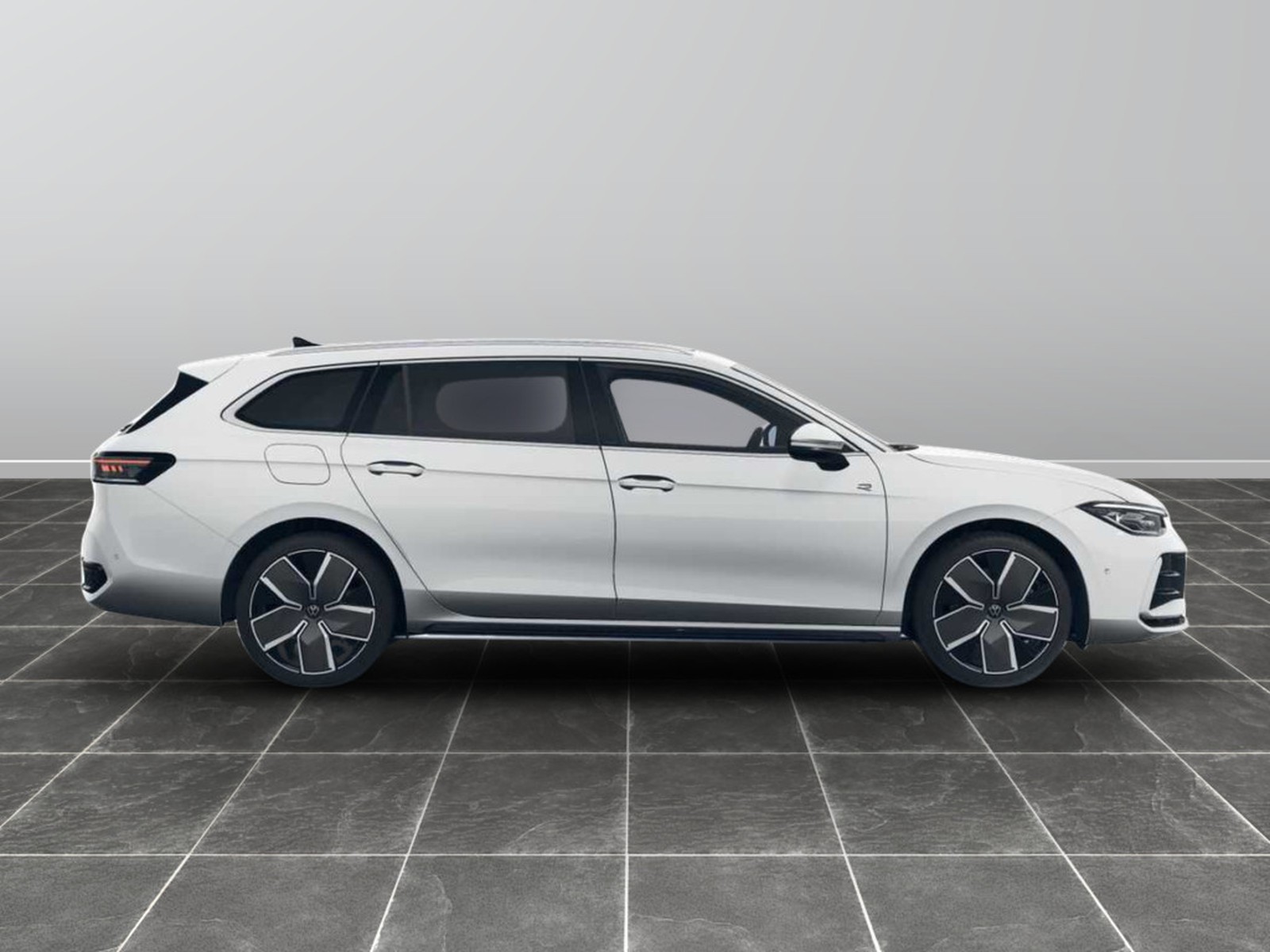 6 - Volkswagen Passat 1.5 tsi ehybrid 204cv business dsg