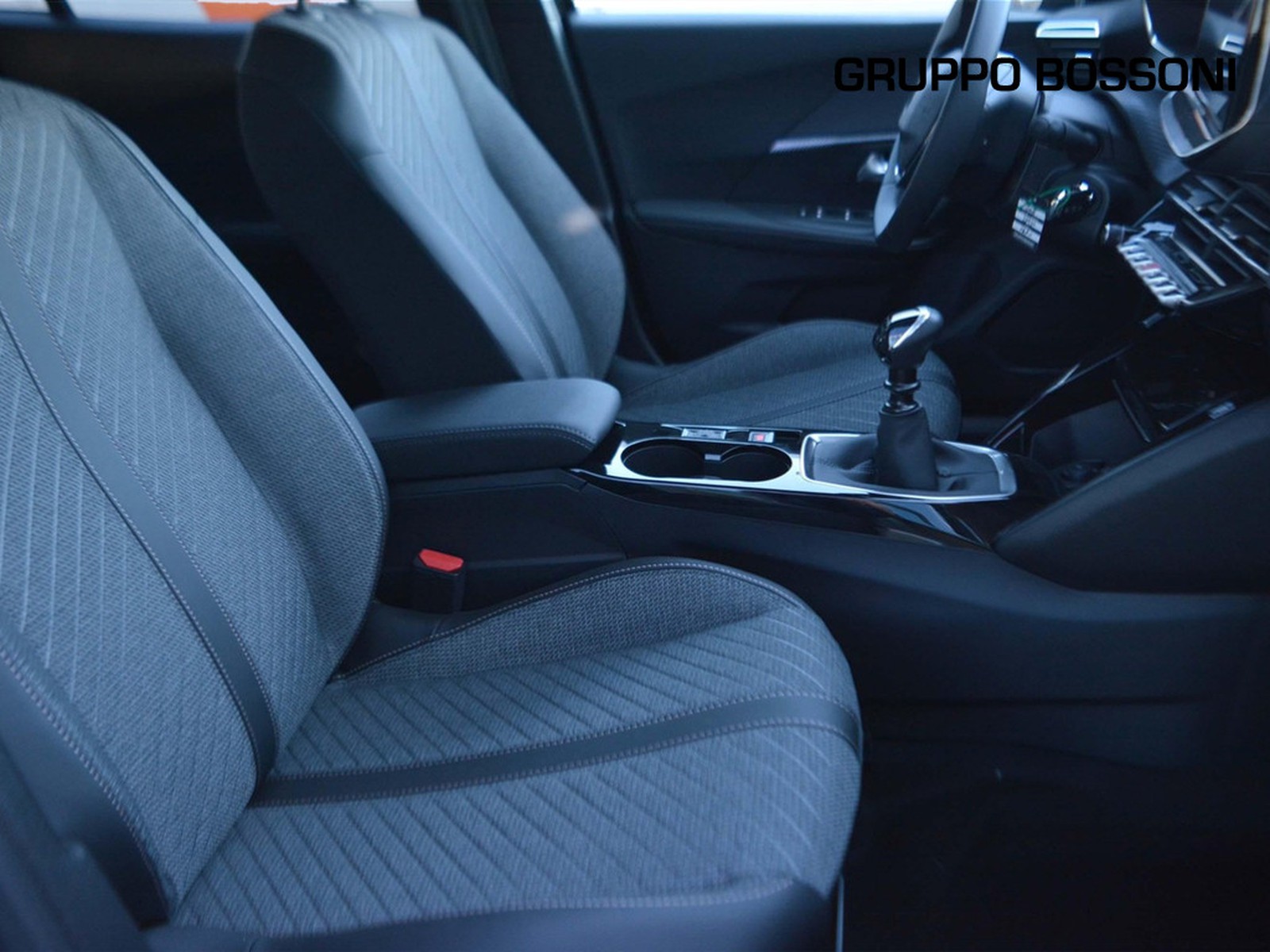 5 - Peugeot 2008 1.2 puretech 100cv allure s&s