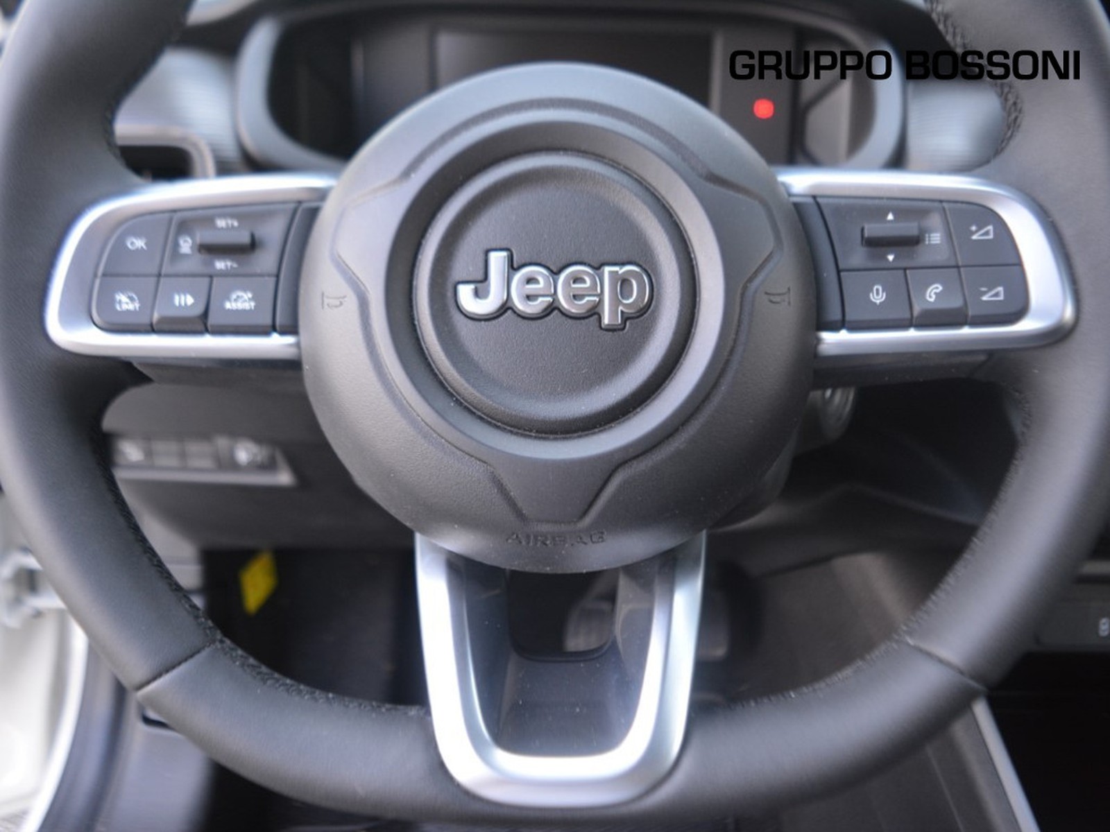 16 - Jeep Avenger 1.2 turbo 100cv longitude fwd