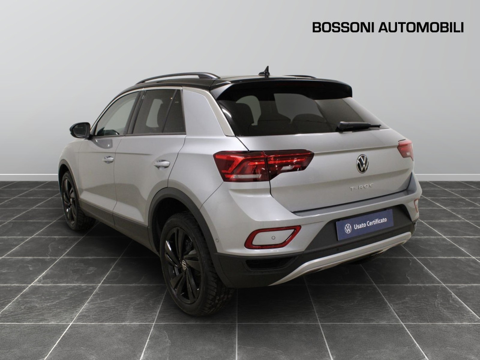 4 - Volkswagen T-Roc 1.0 tsi 115cv sport