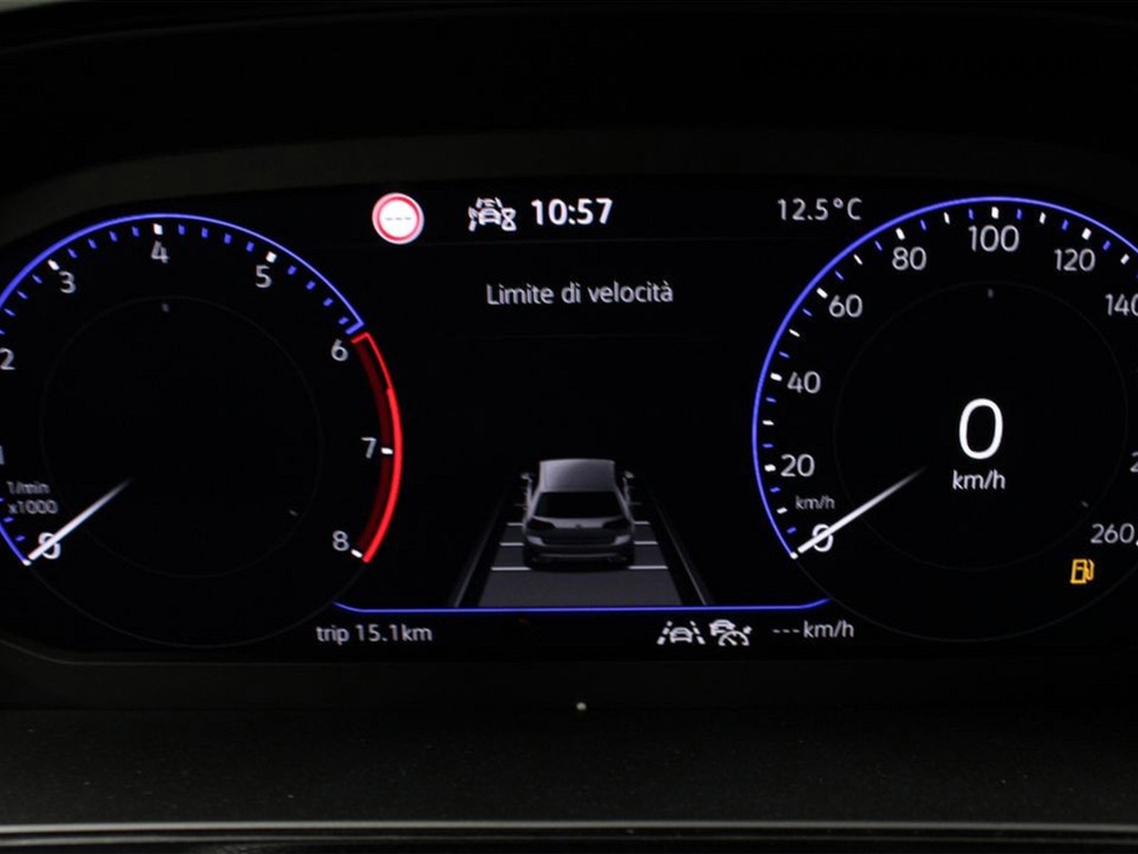 26 - Volkswagen T-Roc 1.0 tsi 115cv sport