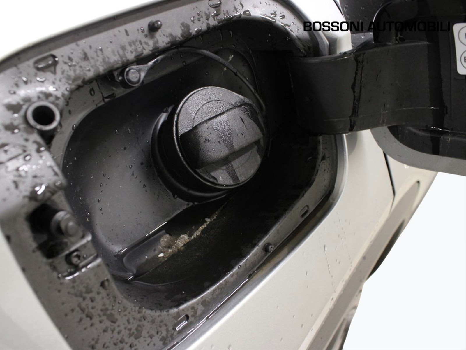 27 - Volkswagen T-Roc 1.0 tsi 115cv sport