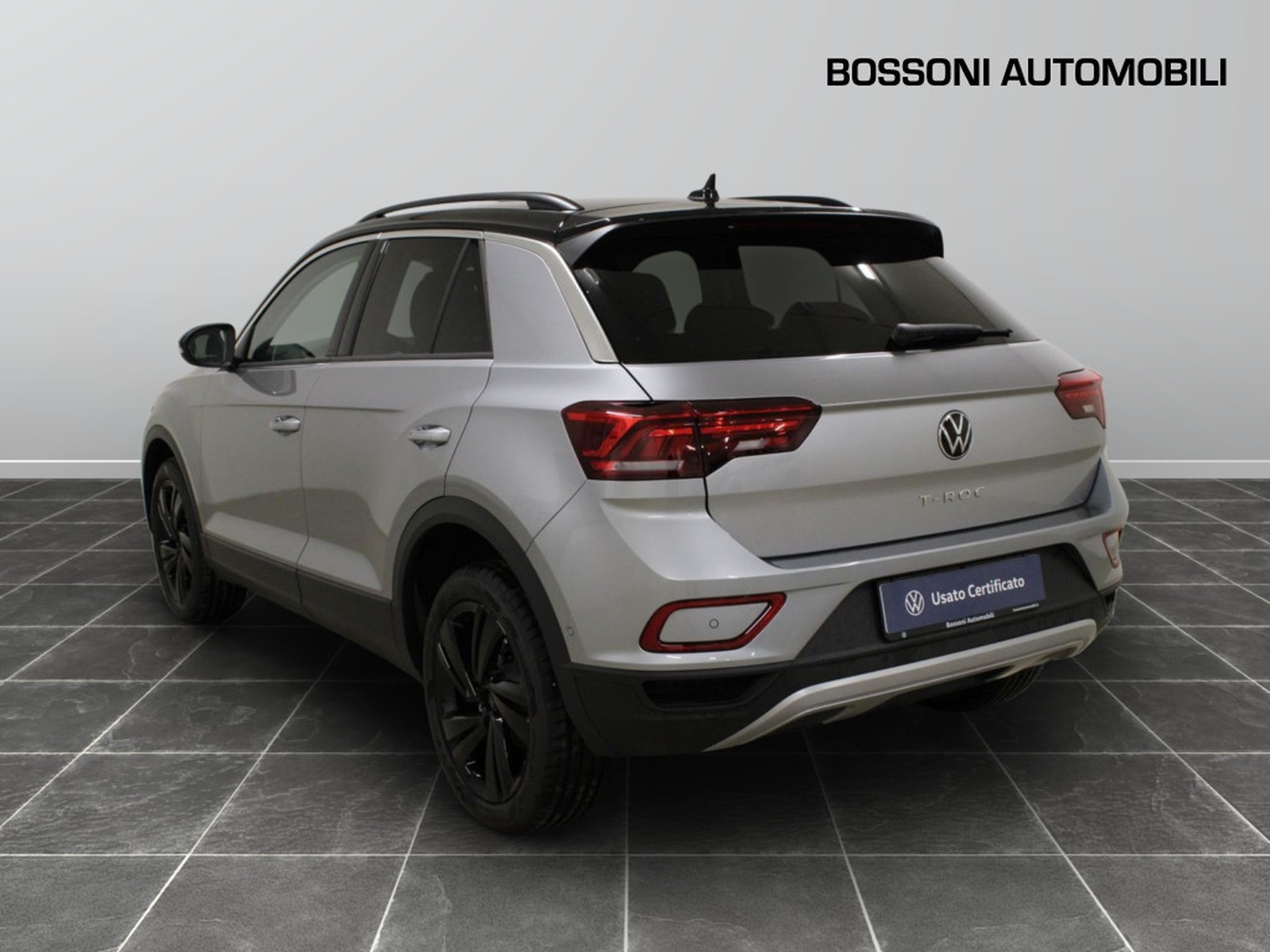 4 - Volkswagen T-Roc 1.0 tsi 115cv sport