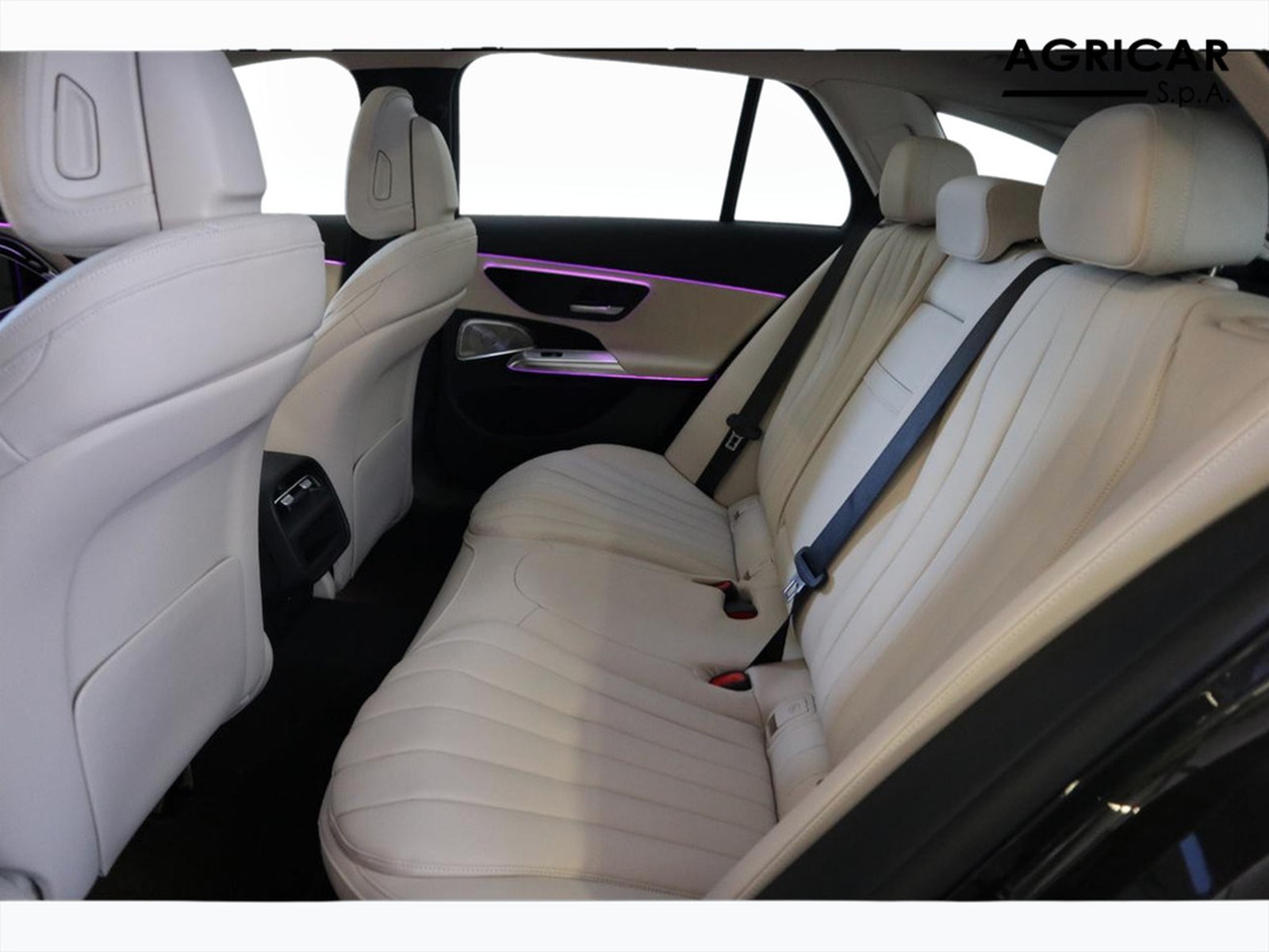 8 - Mercedes Classe E station wagon all-terrain 300 de plug in hybrid premium 4matic 9g-tronic