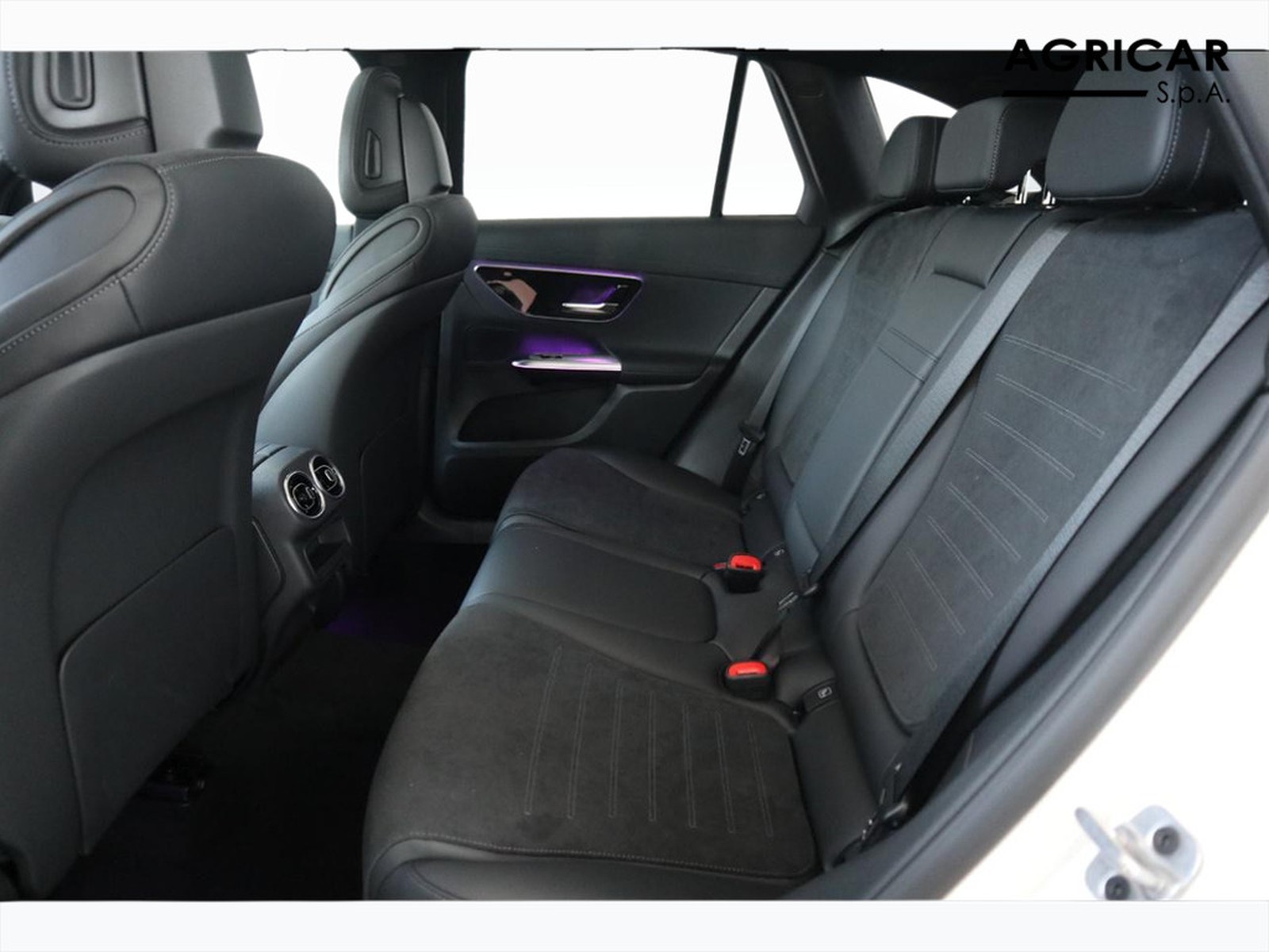 8 - Mercedes GLC suv 300 e amg line advanced plus 4matic 9g-tronic