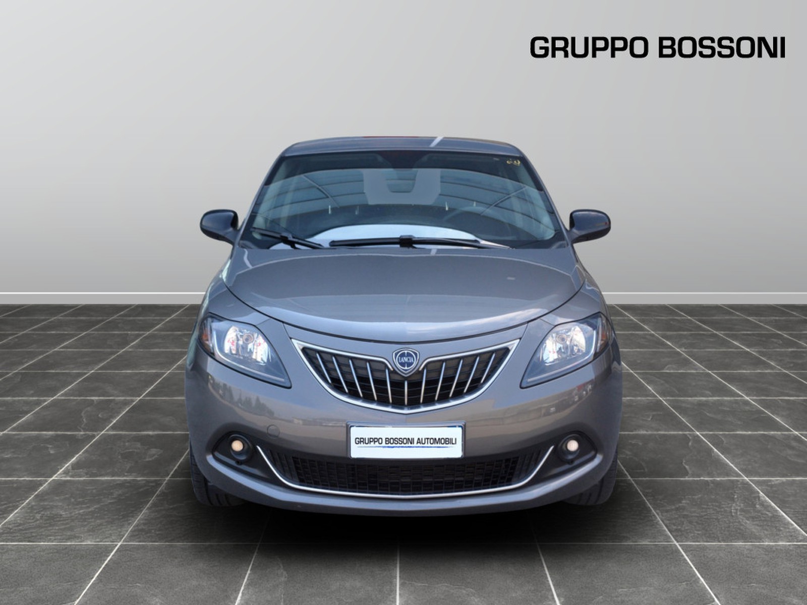 2 - Lancia Ypsilon 1.0 firefly hybrid 70cv platino s&s