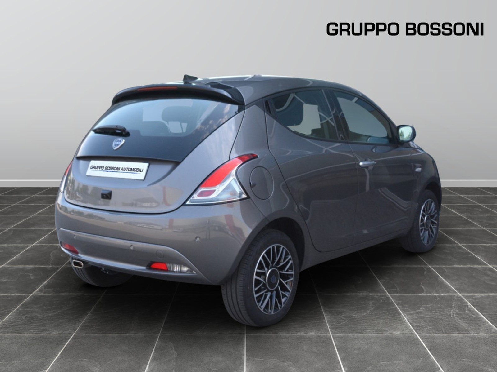 3 - Lancia Ypsilon 1.0 firefly hybrid 70cv platino s&s
