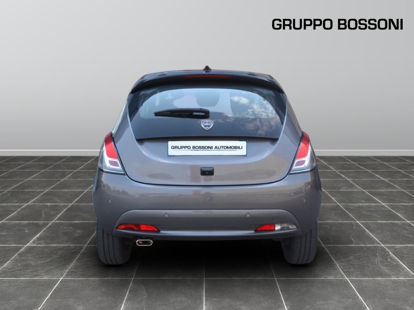 4 - Lancia Ypsilon 1.0 firefly hybrid 70cv platino s&s